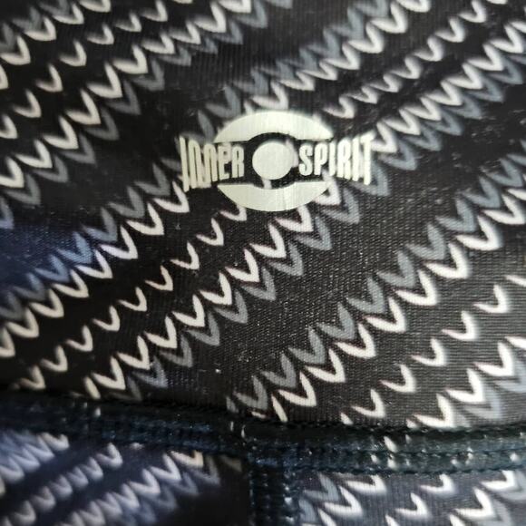 Inner Spirit Diagonal Knit Stitch Capri Leggings Hidden Key Pocket Size S - Picture 7 of 7